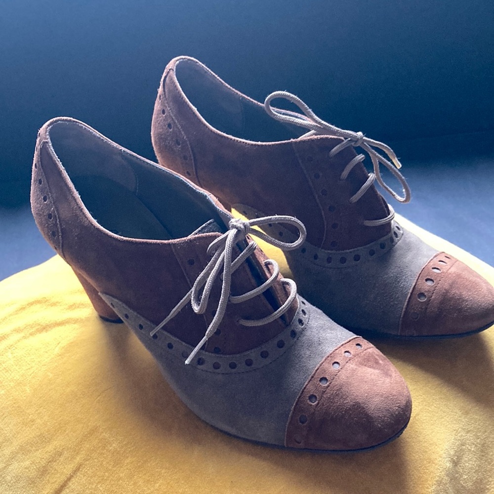 Sued leather shoes, made in Italy. Never worn. Heel height ~3.35 inches.
